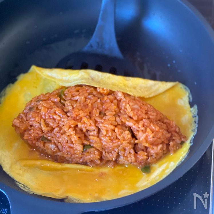 Fluffy Japanese Omurice (Omelet Rice) – The Classic Recipe Process8