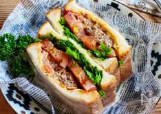 Sanduíche de hambúrguer de carne de porco moída fácil