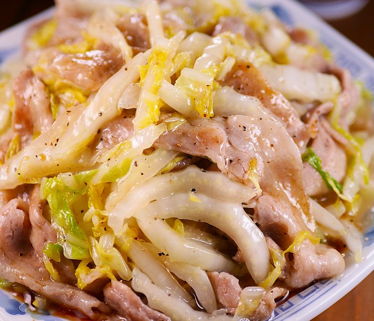 Japanese-Style Stir-Fried Pork and Napa Cabbage with Savory Salt & Umami Sauce