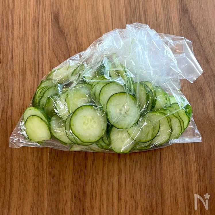 Cucumber and Tuna Crumbled Tofu Salad Process1