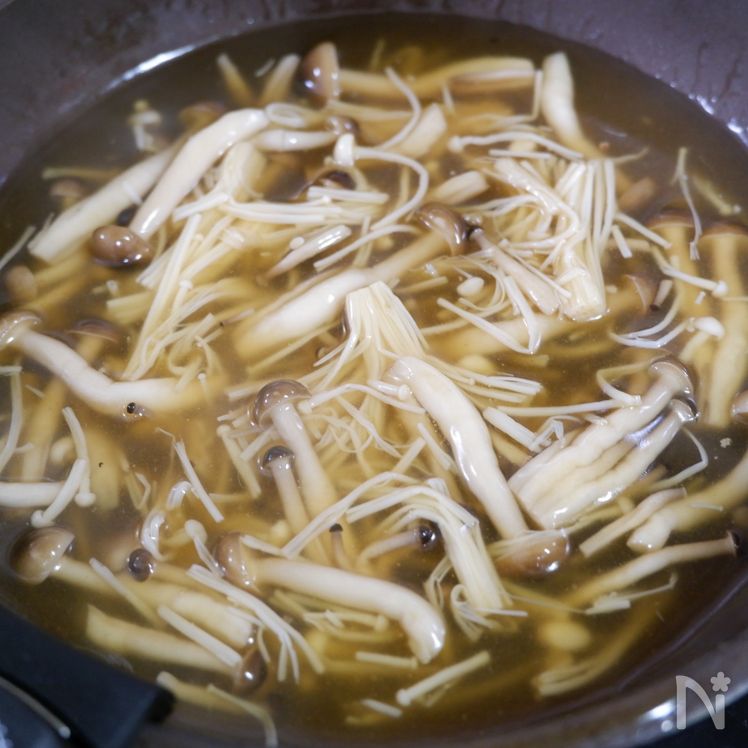 Grilled Salmon with Japanese Mushroom Sauce Process3