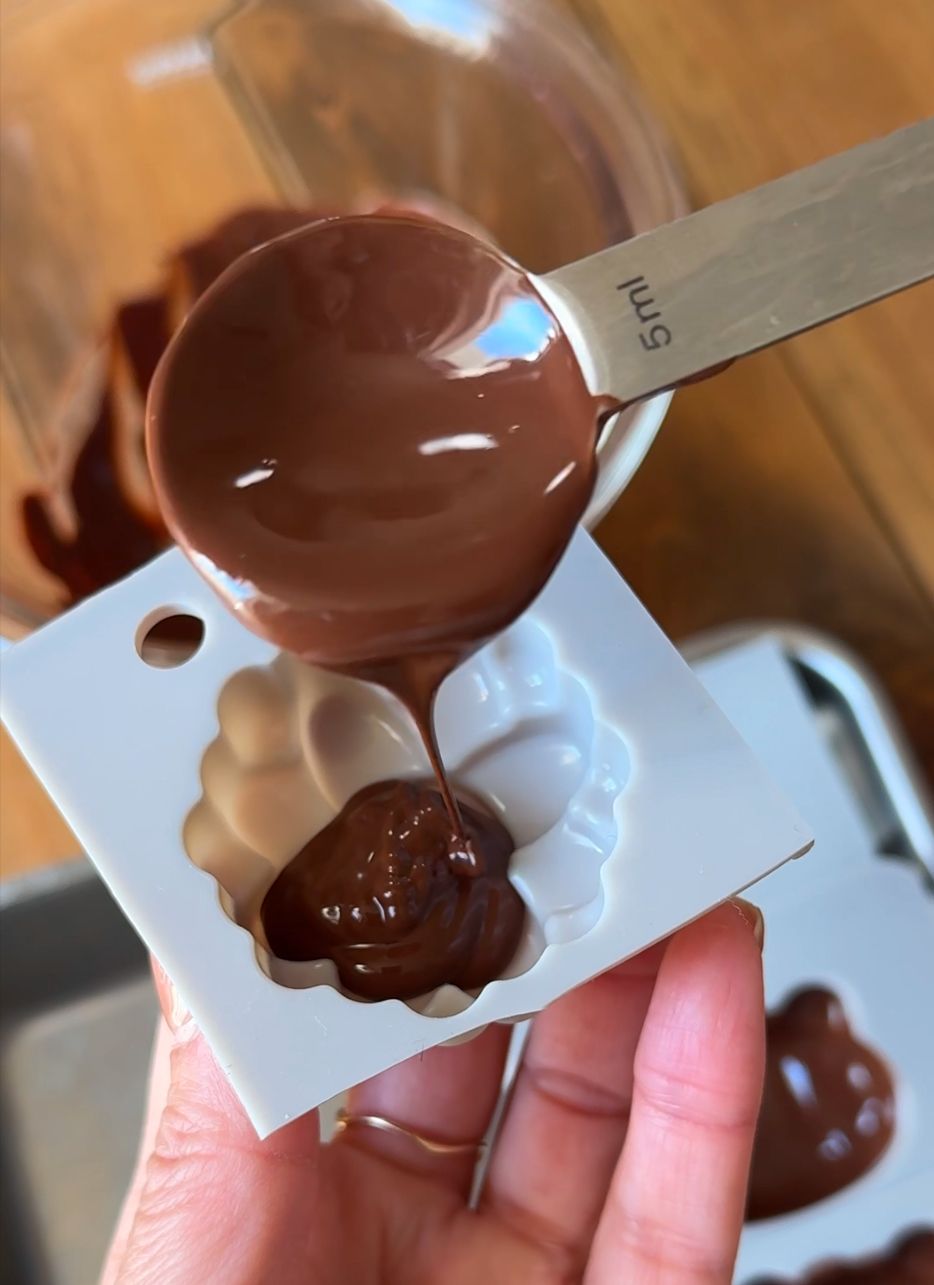 Viral 2-Ingredient Stretchy Chocolate Marshmallows | Tokyo Recipes