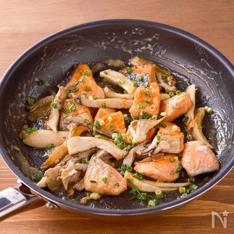 Salmon and Mushroom Stir-Fry with Miso Mayo Sauce Process3