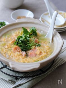 Classic Japanese Rice Porridge (Salmon Zosui)