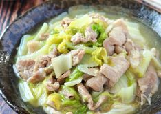Savory Stir-Fried and Simmered Pork with Napa Cabbage in Salt Broth