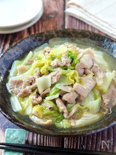 Savory Stir-Fried and Simmered Pork with Napa Cabbage in Salt Broth