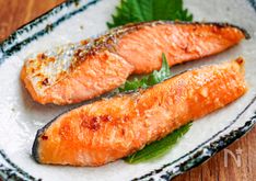 Saikyo-Yaki Salmon (Grilled Salmon with Sweet Miso Marinade)