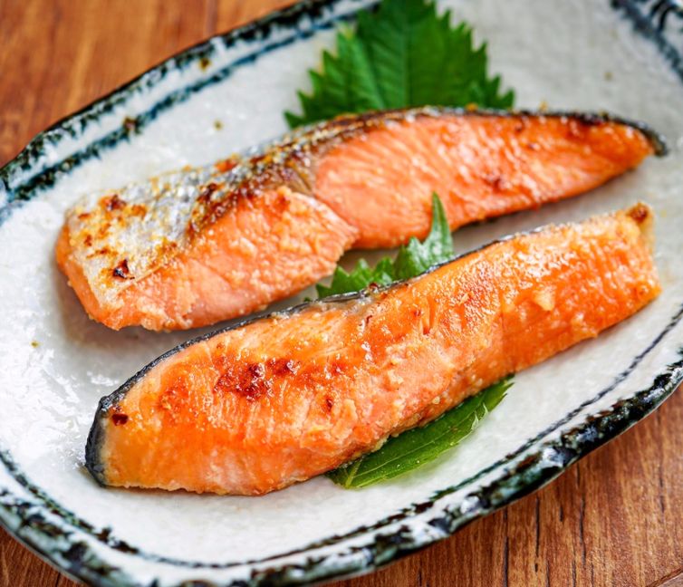 Saikyo-Yaki Salmon (Grilled Salmon with Sweet Miso Marinade)