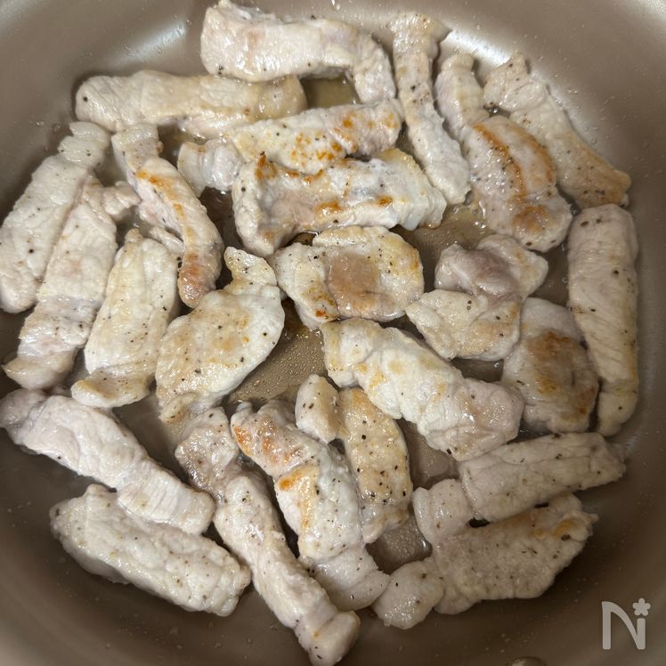 Hearty Garlic and Soy Sauce-Glazed Tonkatsu Process4