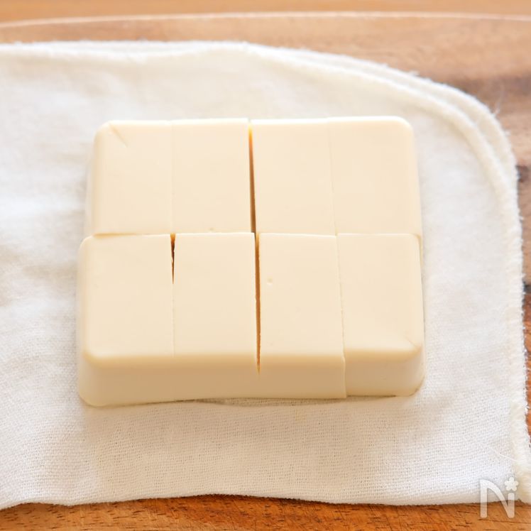 Agedashi Tofu (揚げ出し豆腐) Process1