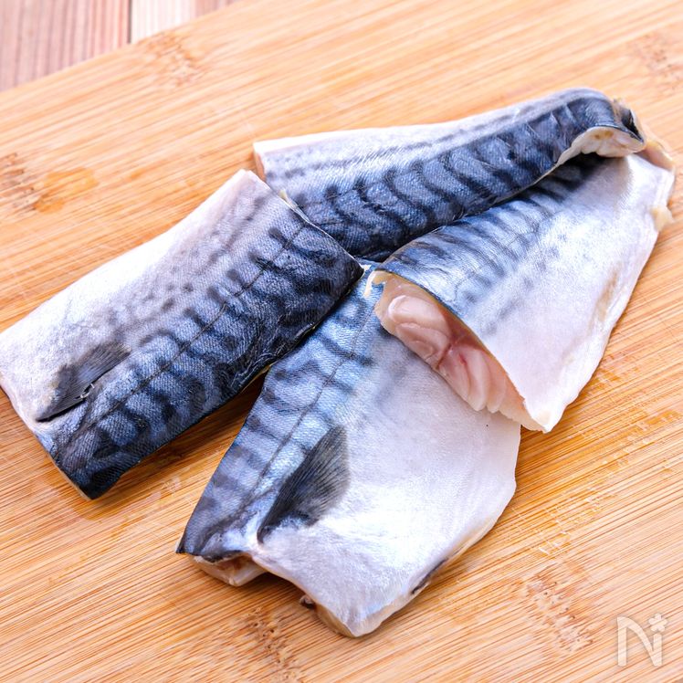 Sweet Mirin-Glazed Mackerel with Sesame Seeds Process1