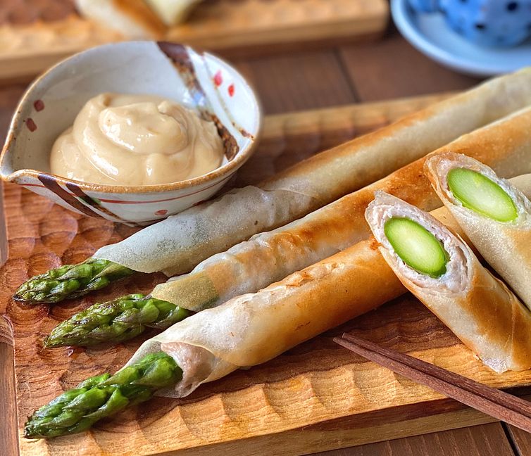 Izakaya-Style Asparagus Spring Rolls