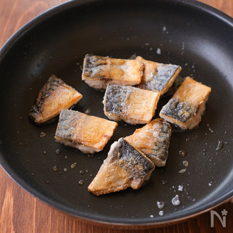 Japanese-Style Mackerel with Vegetable Ankake Sauce Process2