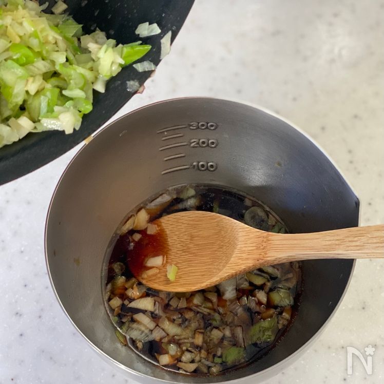 Bite-sized Fried Chicken with Green Onion Sauce (Yūrinchi, 油淋鶏) Process4