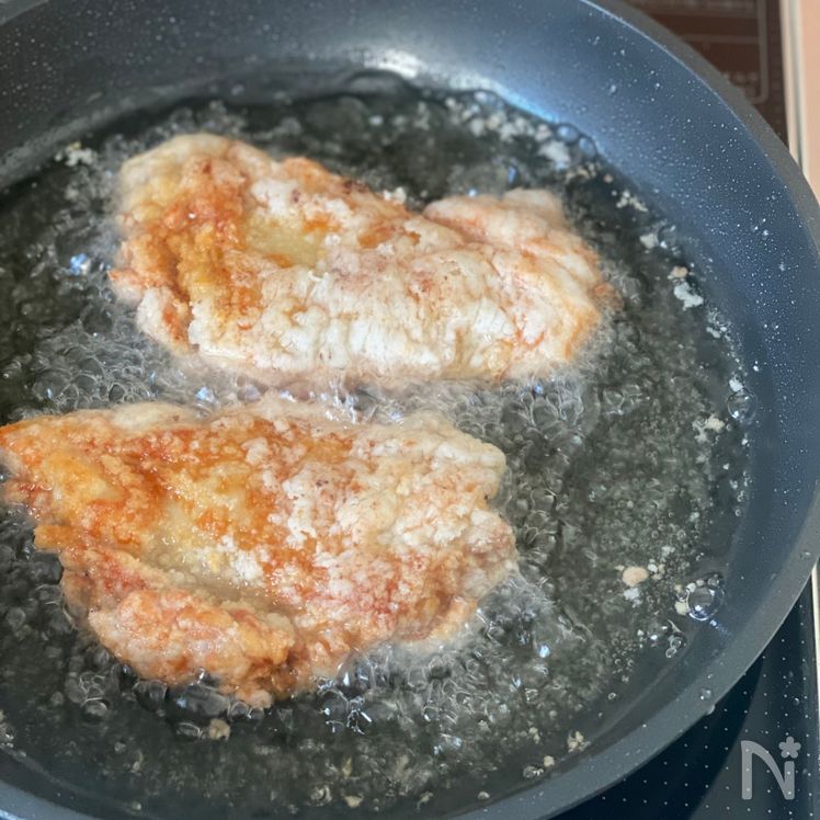 Crunchy-Coated Yūrinchi (Japanese Fried Chicken with Sauce) Process4