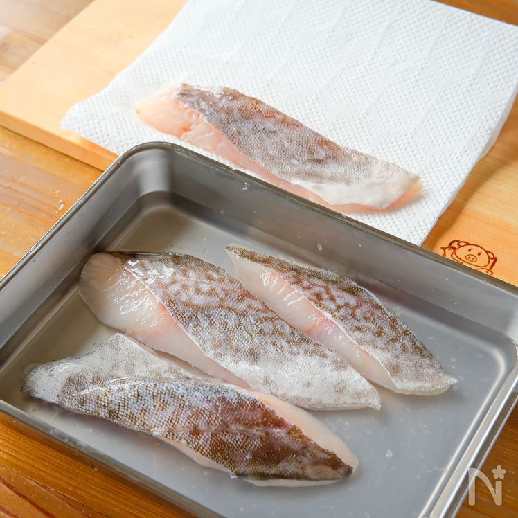 Classic Japanese Saikyo-Yaki (Miso-Marinated Grilled Fish) Process2