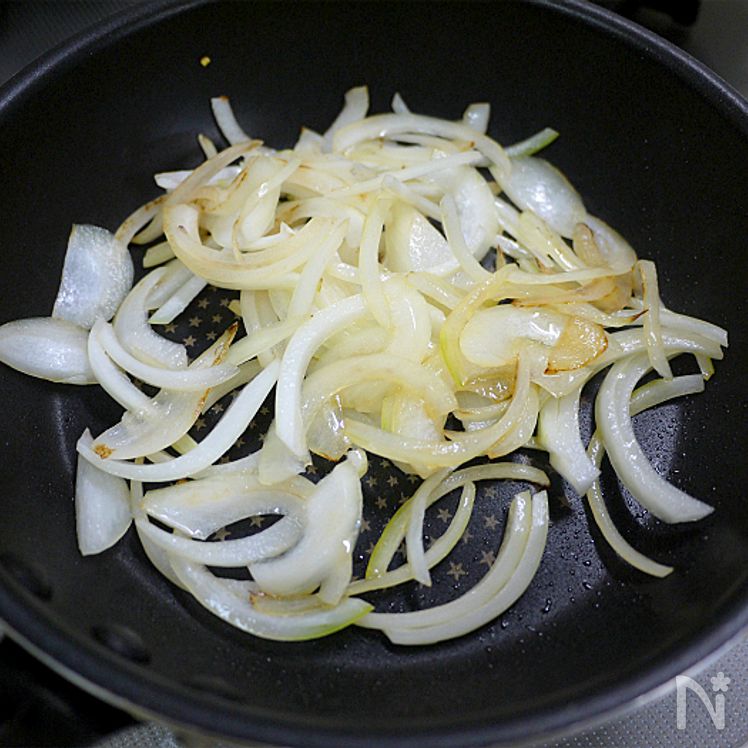 Japanese-Style Steak with Garlic Soy Butter Sauce Process3