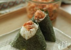 Seasoned flaked salmon