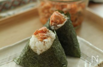Seasoned flaked salmon