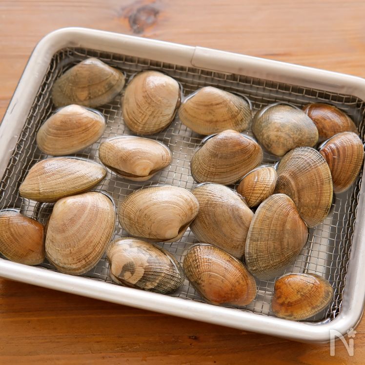 Sake-Steamed Asari Clams (Asari Sakamushi, あさりの酒蒸し) Process1