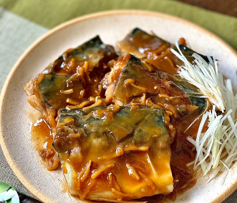 Quick Fluffy Mackerel Simmered in Miso (Saba no Miso-ni, さばの味噌煮)