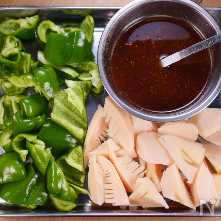 Savory Miso Stir-Fry with Bamboo Shoots, Pork & Bell Peppers Process1