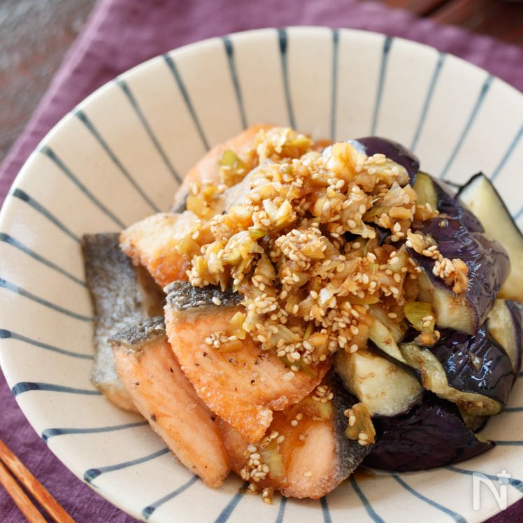 Pan-Fried Autumn Salmon and Eggplant with Aromatic Onion Sauce Process5