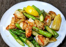 Garlic Shrimp and Asparagus Stir-Fry