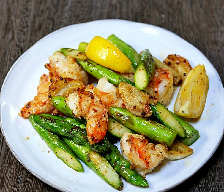 Garlic Shrimp and Asparagus Stir-Fry