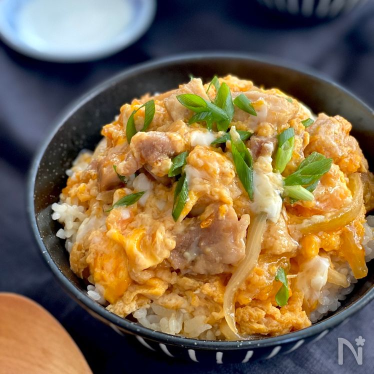 Fluffy and Tender Oyakodon (Chicken and Egg Rice Bowl) Process5