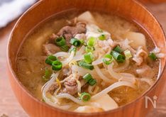 Simple Pork and Bean Sprout Miso Soup