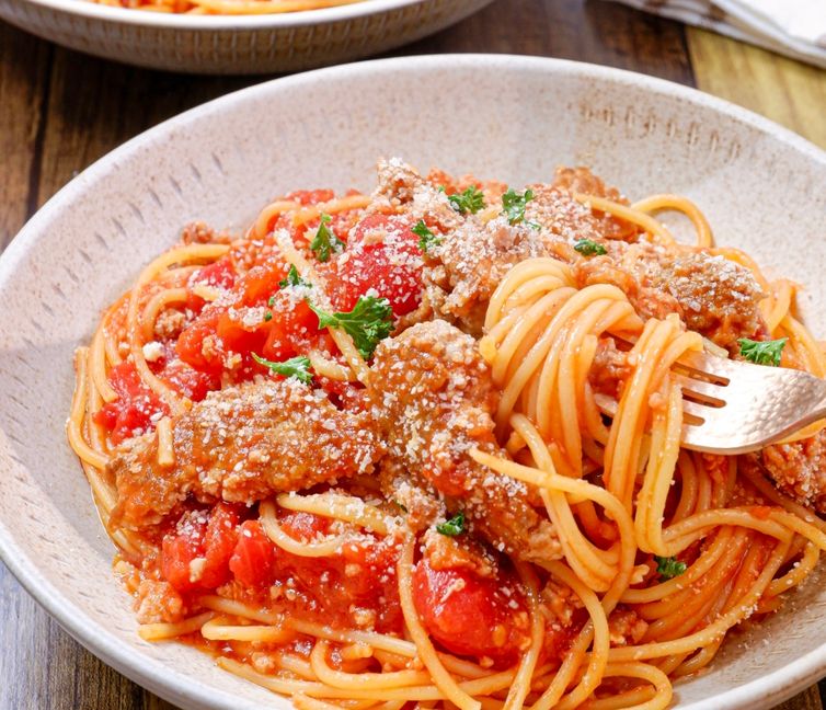 Mì Ống Cà Chua Thịt Heo Xay Một Chảo (Kiểu Bolognese)
