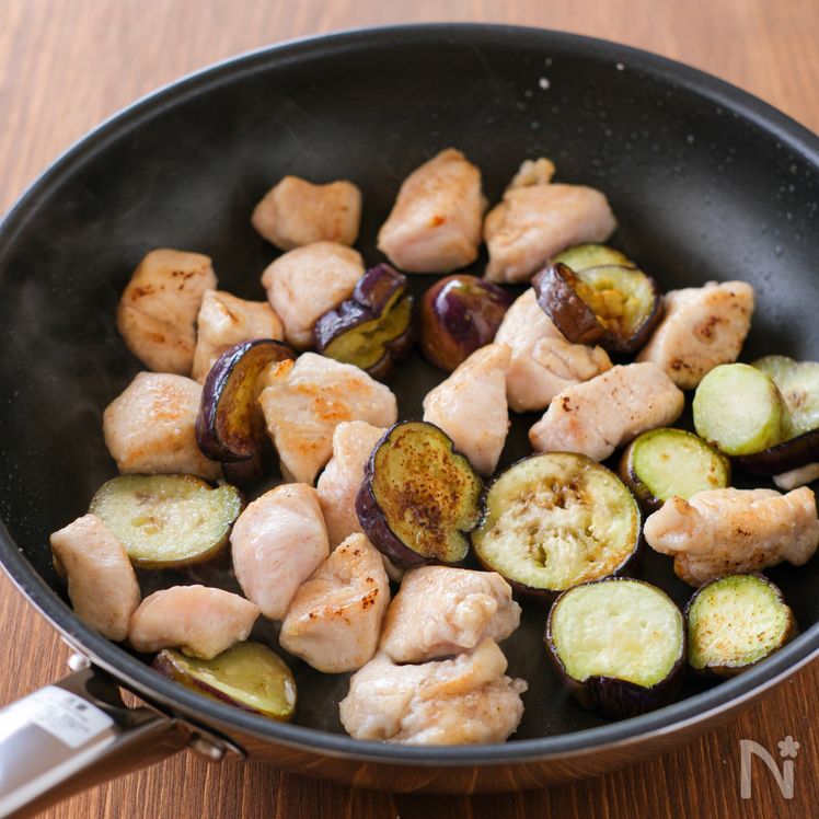 Japanese Stir-Fried Chicken Breast and Eggplant with Bonito Soy Sauce Process2