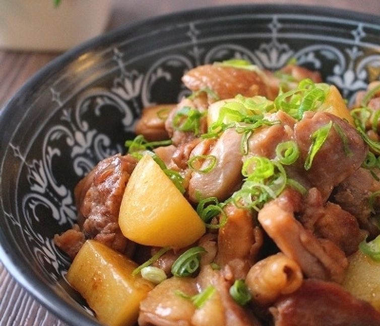 Sweet and Savory Garlic Chicken with Fluffy Potatoes