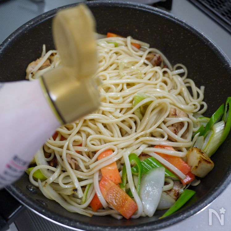 Stir-Fried Dry Udon with Black Pepper Process5