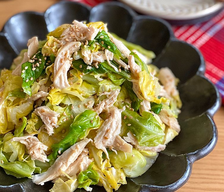 Addictive Cabbage & Sasami with a Sesame–Soy Sauce Garlic Sauce