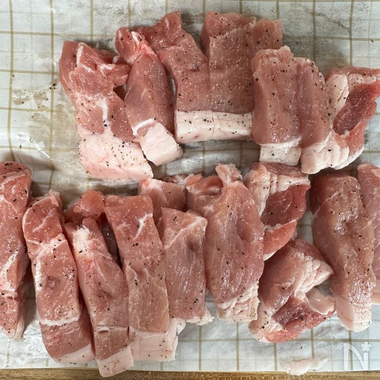 Hearty Garlic and Soy Sauce-Glazed Tonkatsu Process1