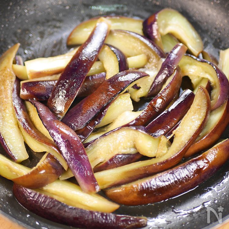 Savory Chinese-Style Eggplant and Garlic Chives Stir Fry Process2