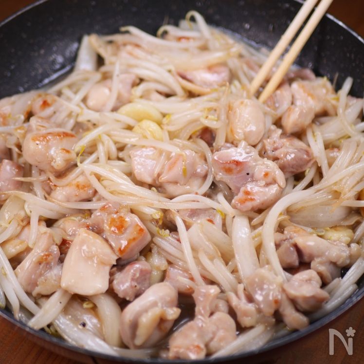 Garlic Chicken Thigh Stir-Fry with Salty Scallion Sauce Process5