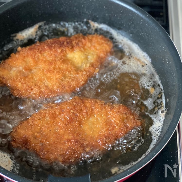 Crispy and Juicy Tonkatsu – The Classic Japanese Pork Cutlet Process5