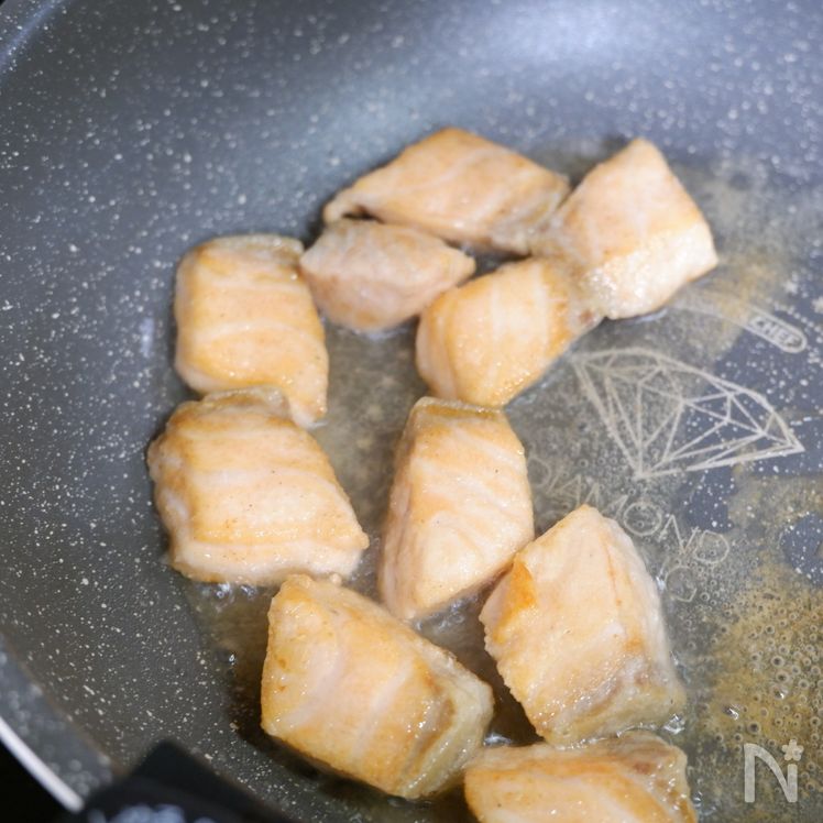 Refreshing Marinated Salmon with Vinegar and Vegetables (Nanban-Zuke Style) Process4
