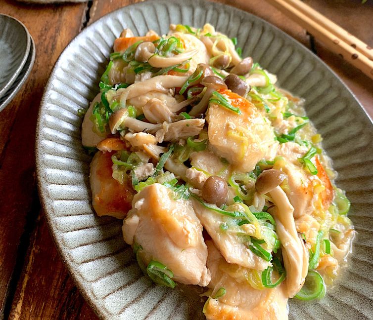 Juicy Chicken and Shimeji Mushrooms with Japanese Long Onion Mayo Butter