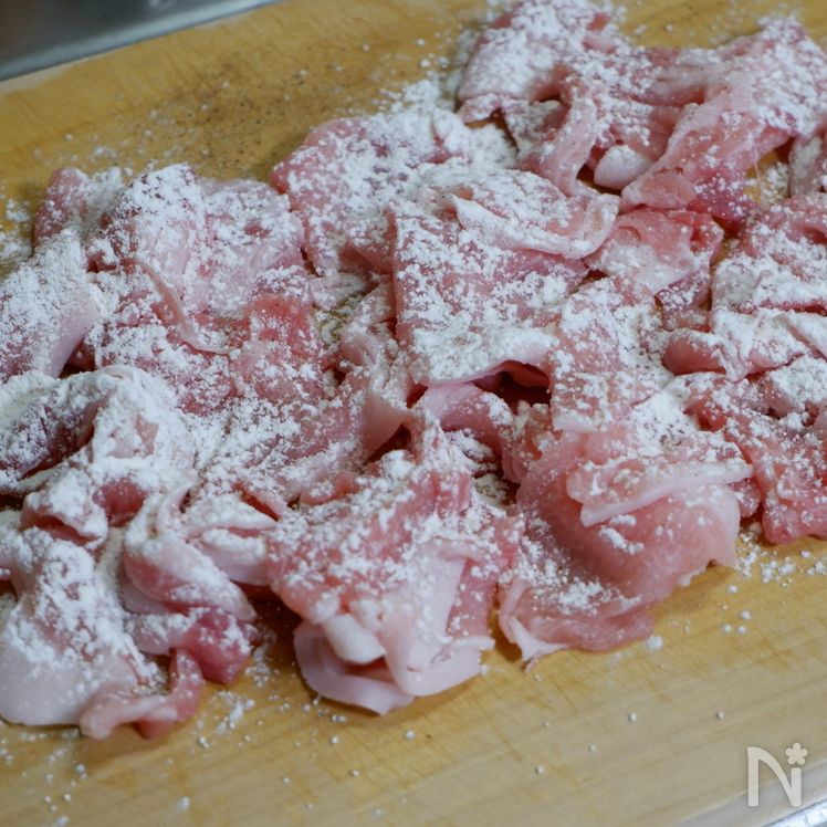 Stir-Fried Bean Sprouts with Umami Pork & Soft-Boiled Egg Process1