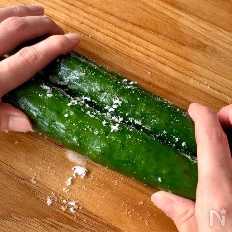 Addictive Izakaya-Style Smashed Cucumbers Process1
