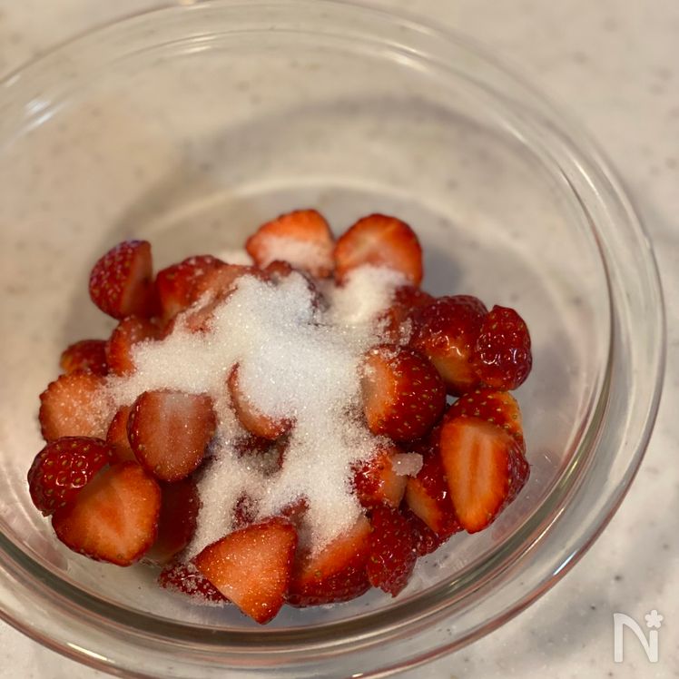 Strawberry Yogurt Mousse (いちごのヨーグルトムース) Process1