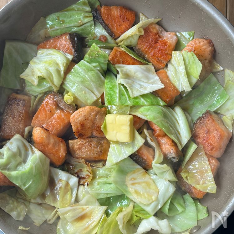 Salmon and Cabbage with Garlic Butter Soy Sauce Process4