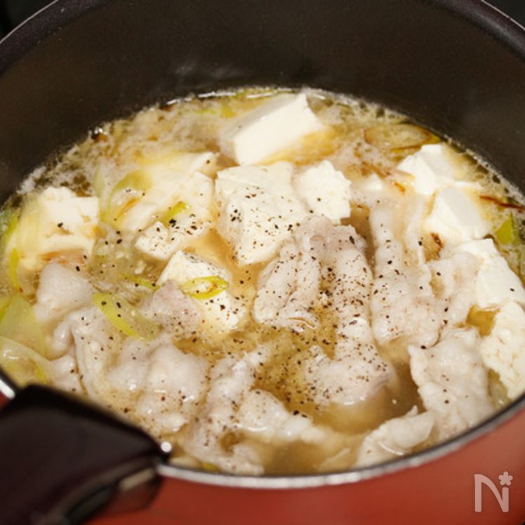 Pork Belly and Tofu Scallion Salt Broth Soup Process3