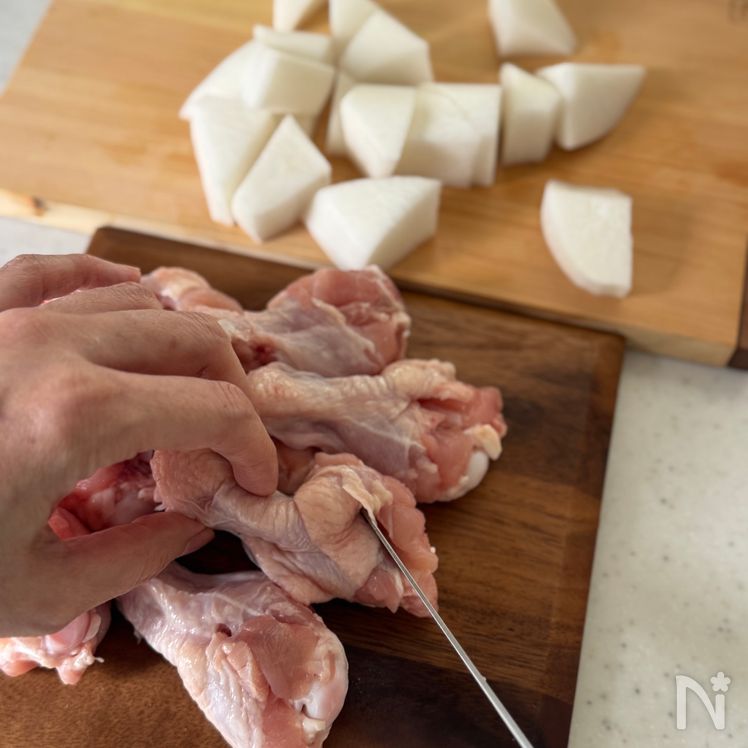 Chicken Drumettes and Daikon Radish Simmered in Rich Sauce Process1