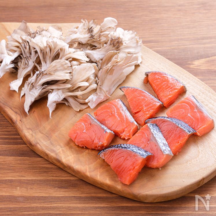 Crispy Salmon and Maitake Fritters with Simple Tartar Sauce Process2