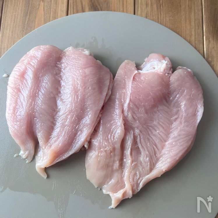 Juicy Large-Cut Chicken Breast Karaage Preparation